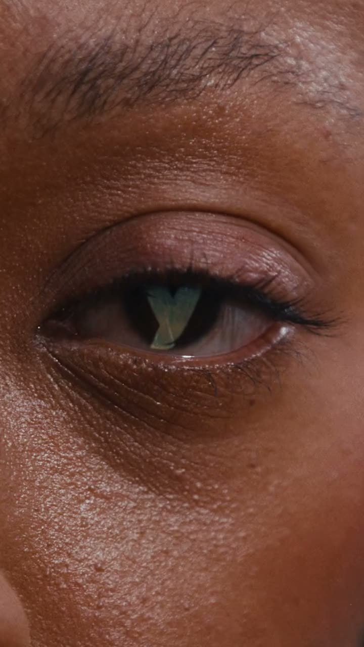Rebranding Campaign Clip, vertical cut